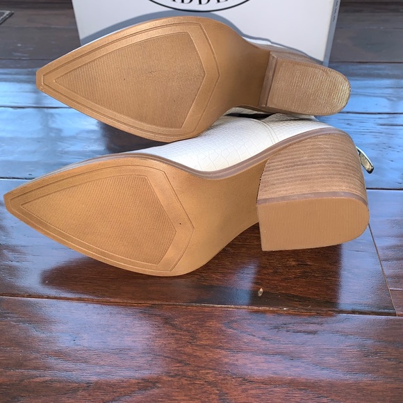 Steve Madden Camryn Bootie 8.5 - Picture 4 of 6